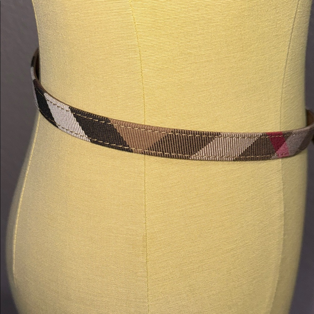 Burberry Reversible Check Belt - NWT - Picture 3 of 12